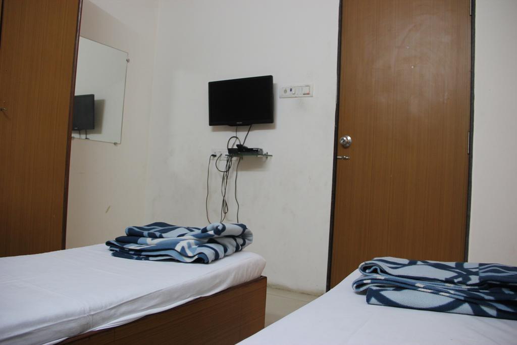 Sohum Habitat Goregaon Exhibition Centre Hotel - Mumbai — Photos 1